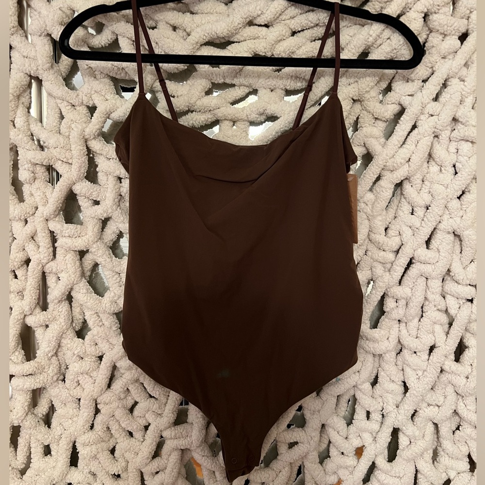 SKIMS FITS EVERYBODY CAMI THONG BODYSUIT NWT - COCOA